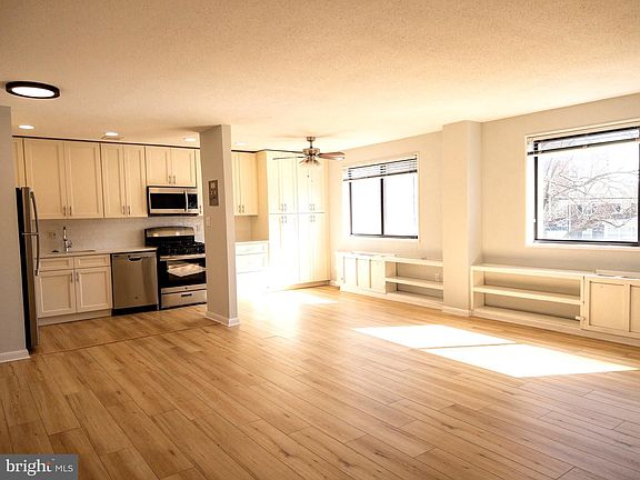 2nd image of 3515 Washington Blvd APT 201