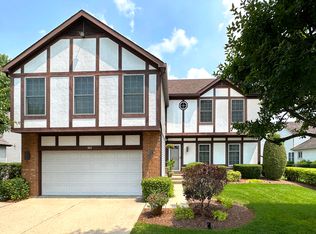 503 Crown Point Dr, Buffalo Grove, IL 60089