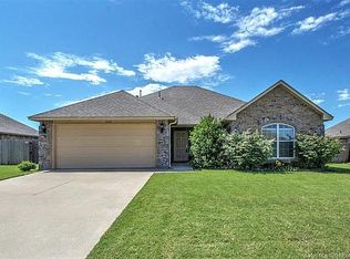 3215 E Fairmont Pl, Broken Arrow, OK 74014