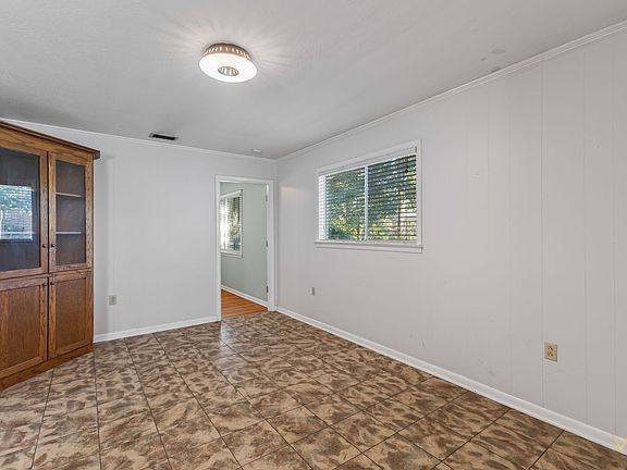 402_Crestmont_Ave-3_10172025