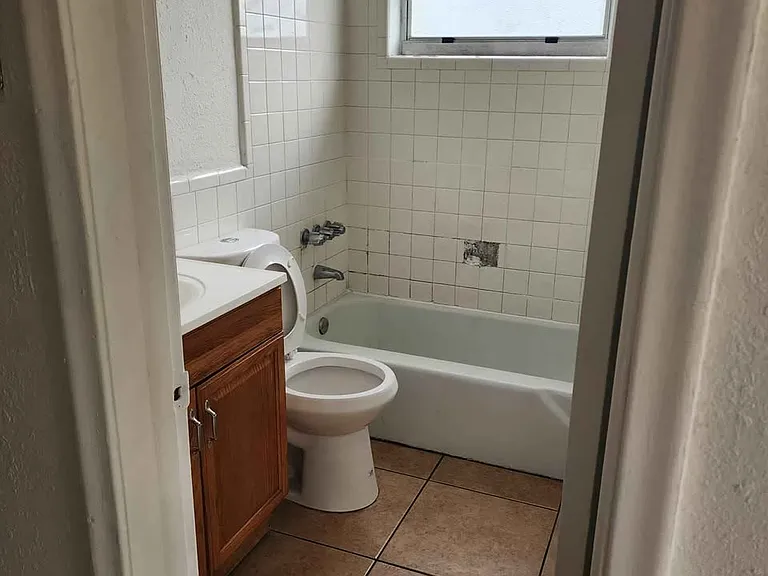 2130 Avenue S #106 — Photo 2