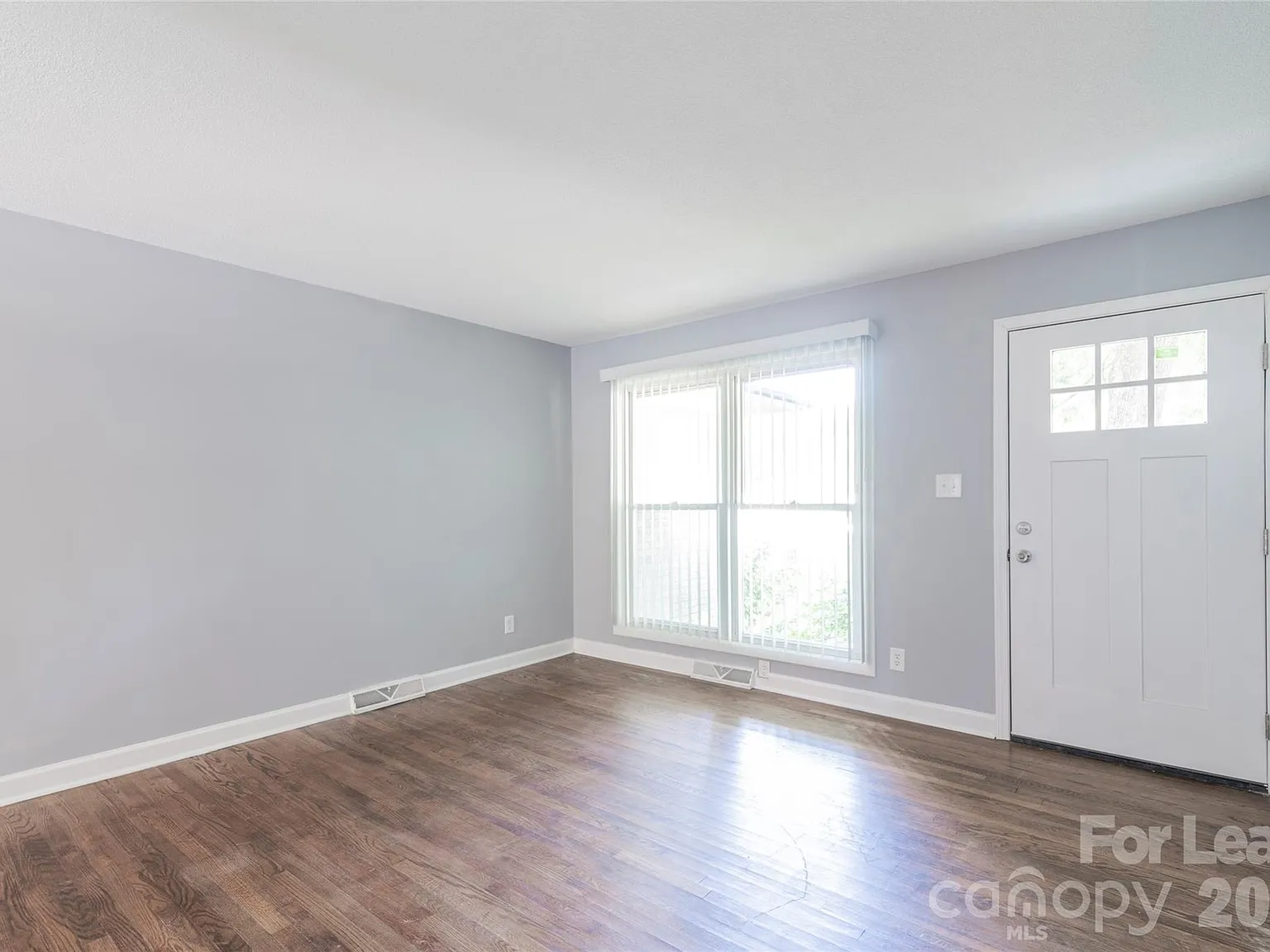 3331 Erskine Dr — Photo 3