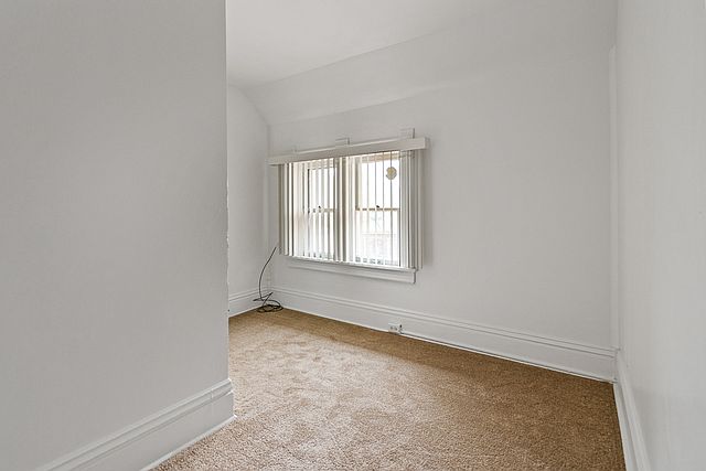2nd image of 621 N Seminary Ave