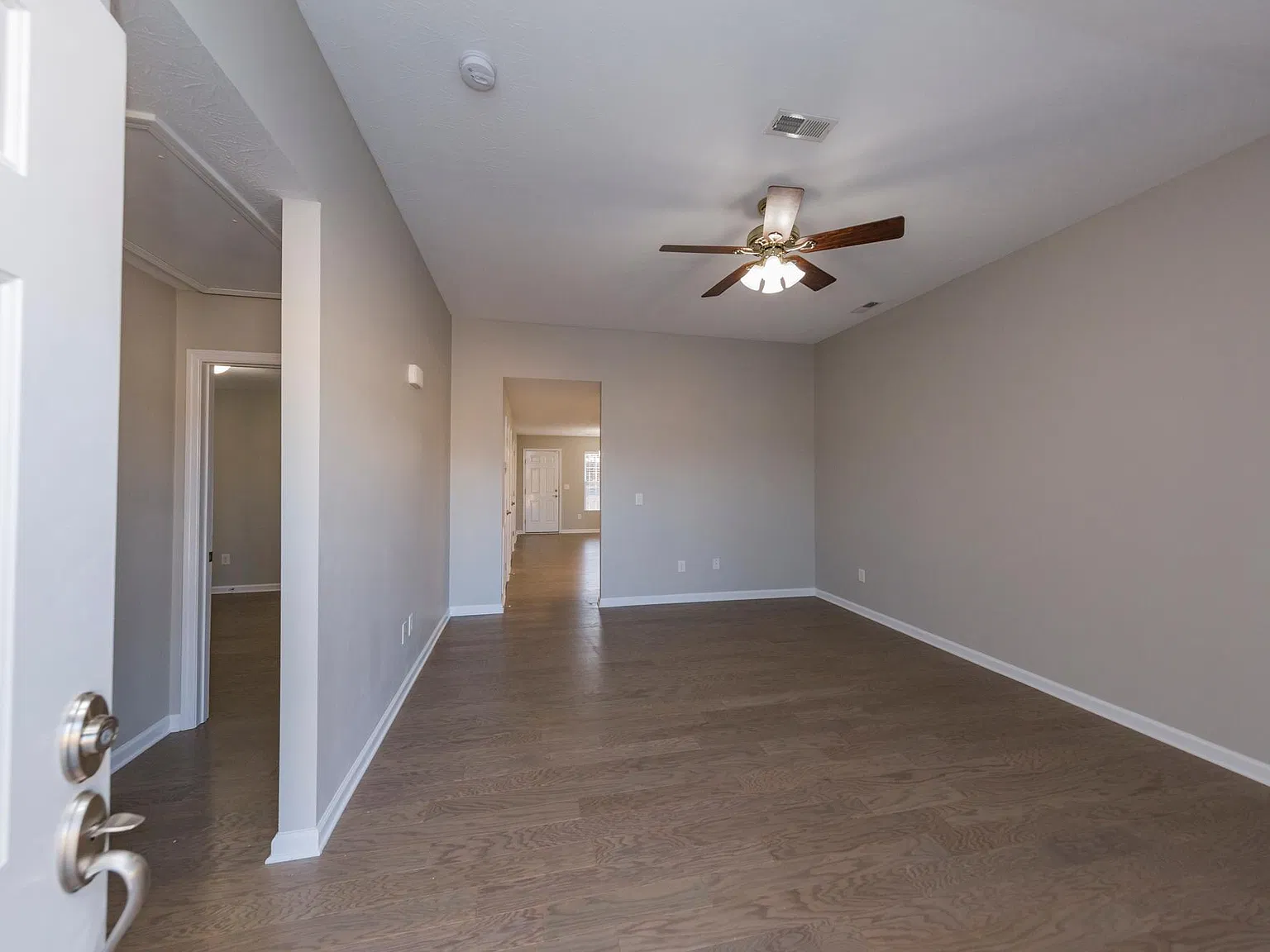 3 bed, 1278 sqft, $2,500 — Photo 2