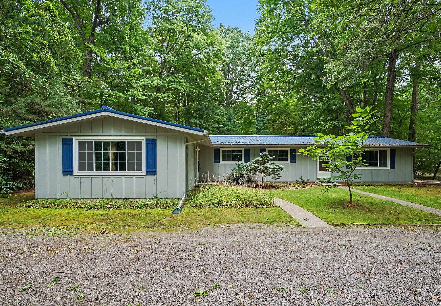 3 bed, 1.0 bath, $1,600 — Photo 1