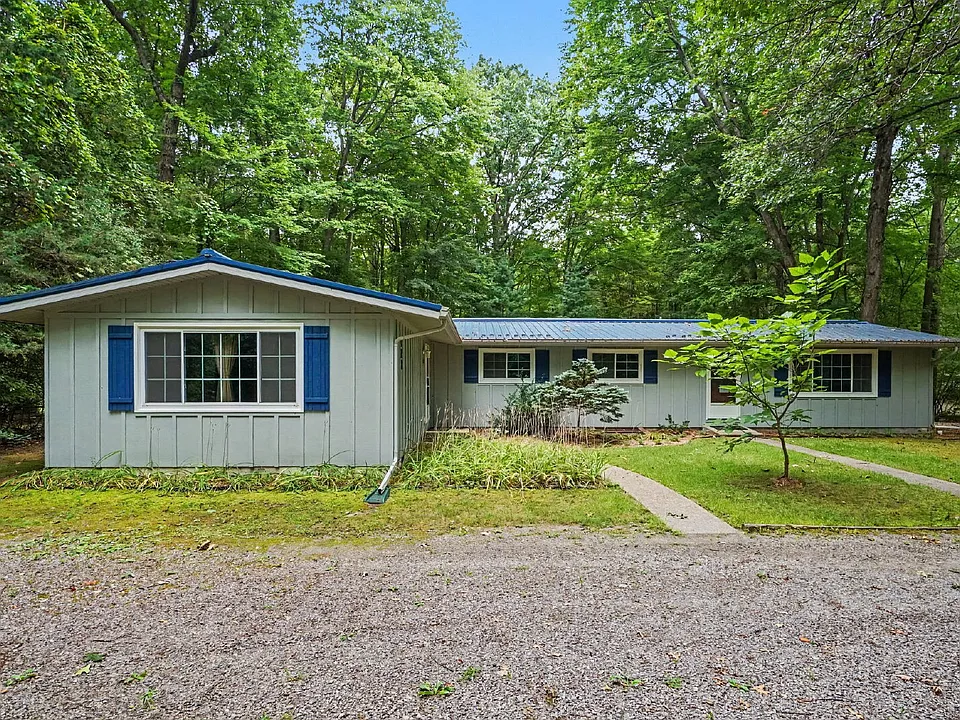 826 E Oakridge Ct