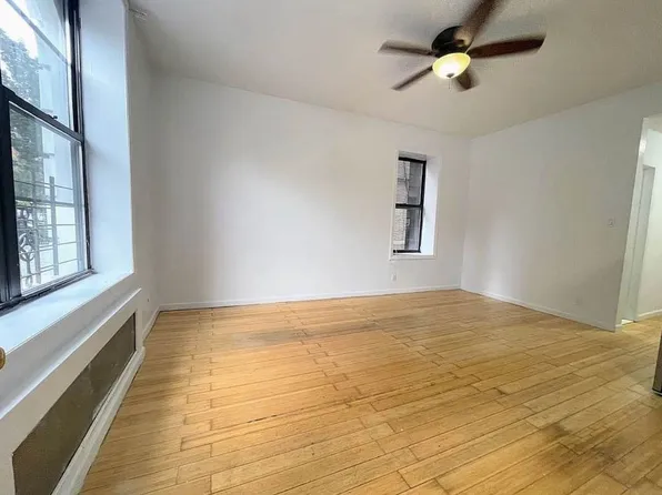 220 Wadsworth Avenue image 1 of 4