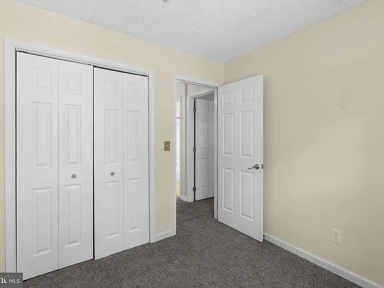 1043 Debbie Ave — Photo 24