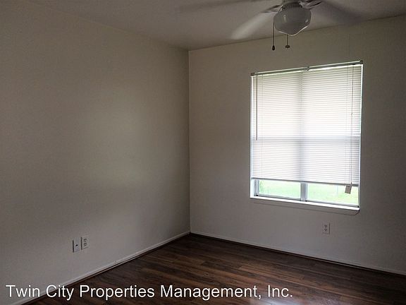 5th image of 2611A Pecan Knoll St