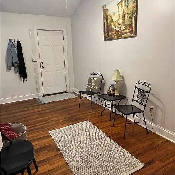 1115 Shelby Pl SE #B — Photo 7