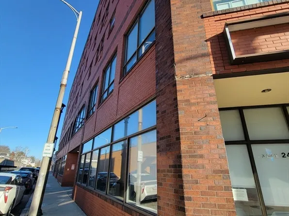 24 Park St #5K, Attleboro, MA 02703