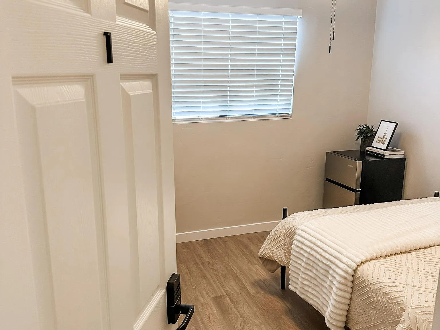 4 bed, 4.0 bath, 2149 sqft, $918 — Photo 4