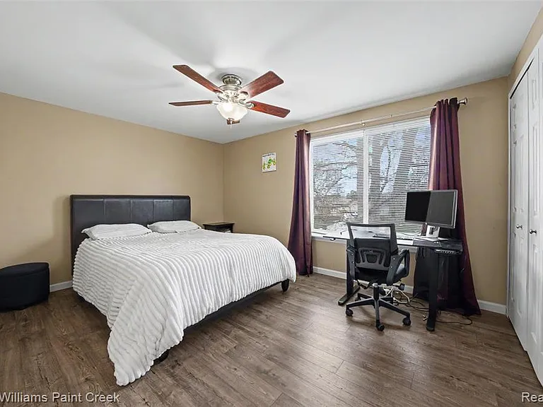 709 Denham Ln — Photo 14