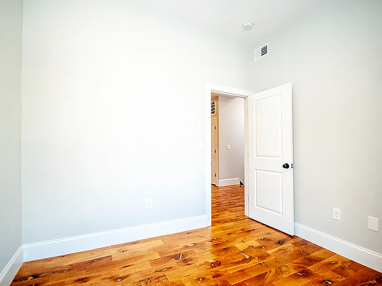 205 Marion St #3 — Photo 8