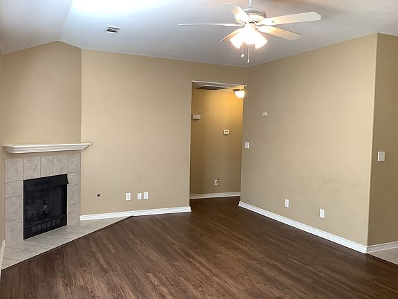 4th image of 18207 Beaverdell Dr
