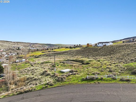 2nd image of 1100 Columbia View Dr