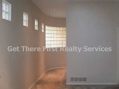 4th image of 5836 Bassinghall Ln