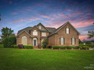 3052 Ancestry Cir, Matthews, NC 28104