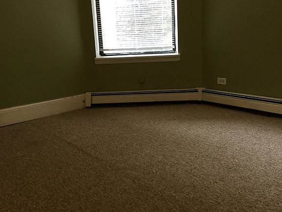 3rd image of 5850 S King Dr #2