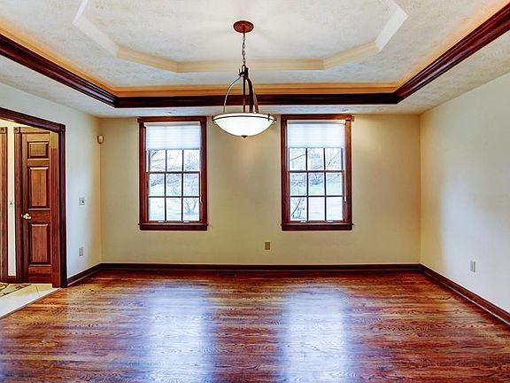 4th image of 411 Claxton Glen Ct