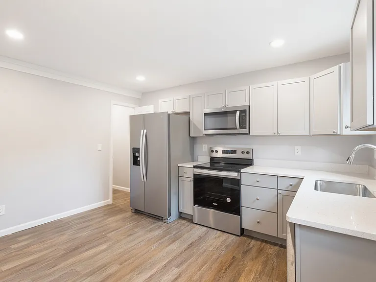 6900 Seaver Dr #1-2 — Photo 11