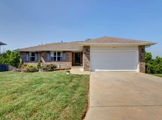 3855 W Hanover Dr, Springfield, MO 65807