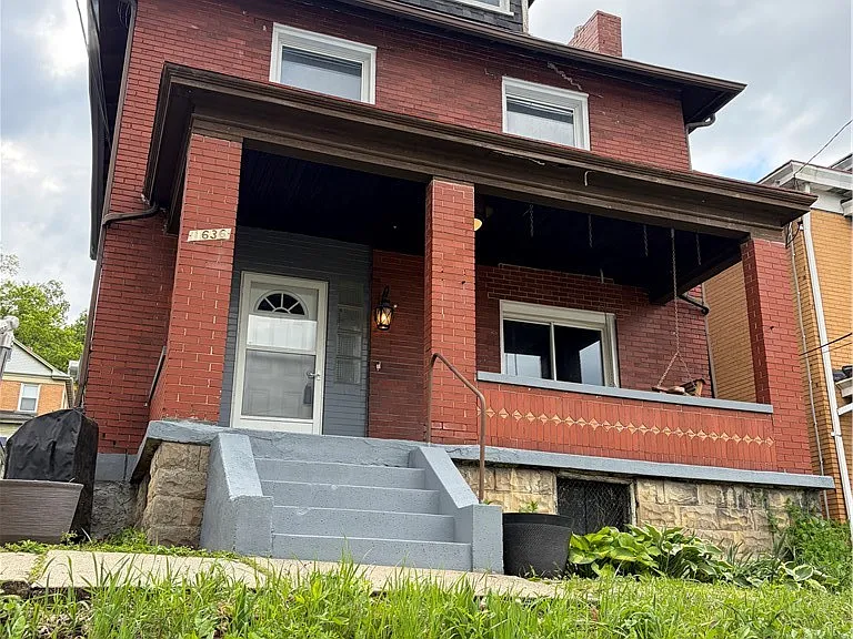 1636 Dagmar Ave — Photo 1