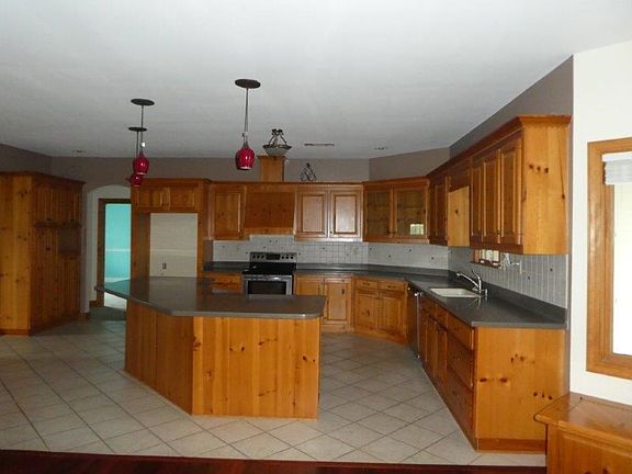 2nd image of 367 Dixon Lake Cir