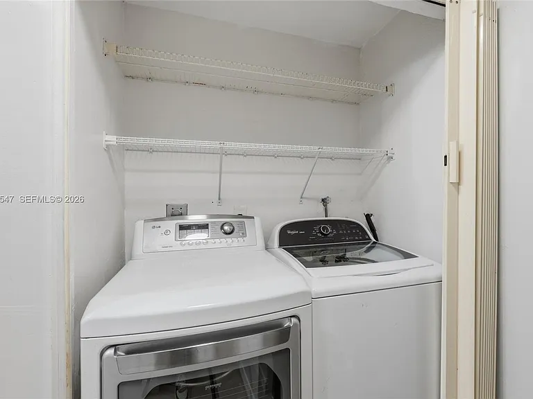 6929 SW 38th St #Townhouse 2-L — Photo 3