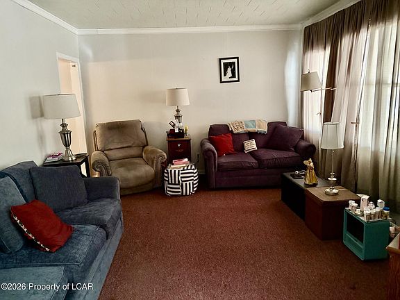 4th image of 539 Main St