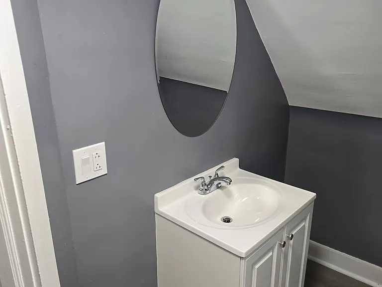 1512 E 118th St #3 — Photo 12