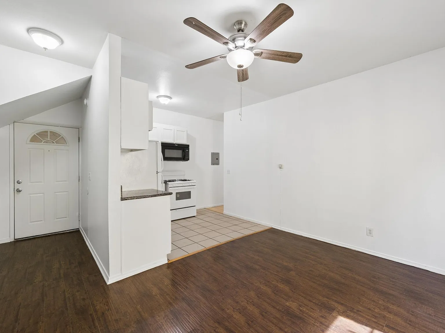 3416 Walton Ave — Photo 3