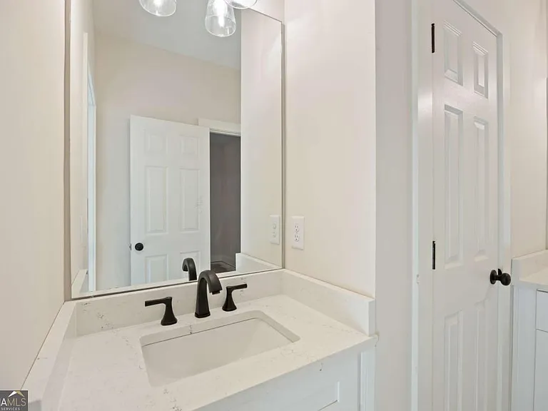 360 Ansley Dr — Photo 25