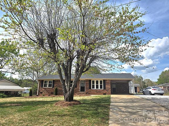 2nd image of 104 Lou Dr