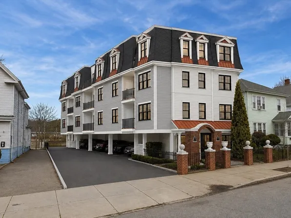 1015 Hyde Park Ave, Hyde Park, MA 02136
