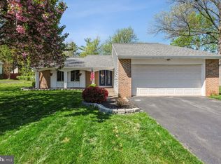 5 Abbey Cir, Sterling, VA 20164