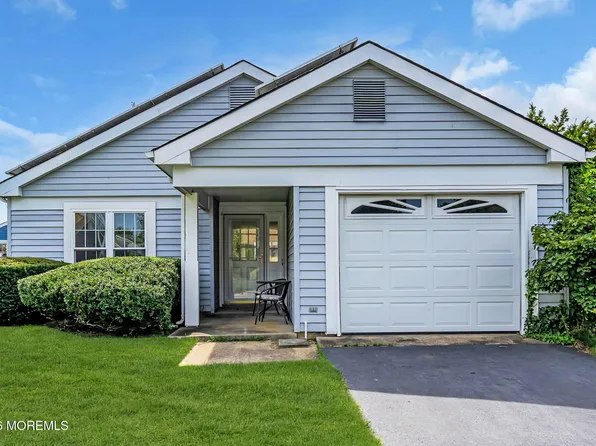 63 Sandhurst Street, Manchester, NJ 08759