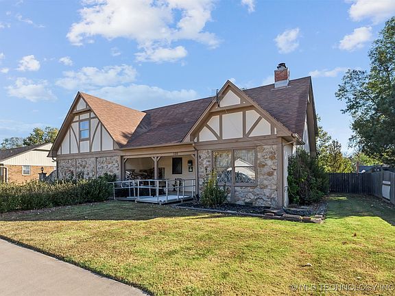 3rd image of 108 Jenny Ln