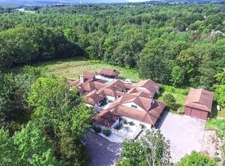 10 Paradise Ln, Warwick, NY 10990