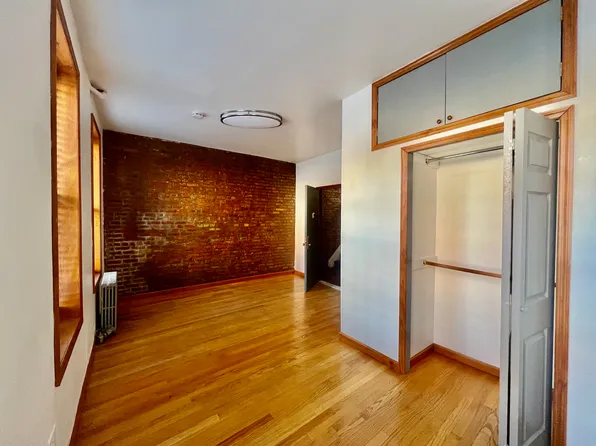 702 Washington Avenue image 1 of 5