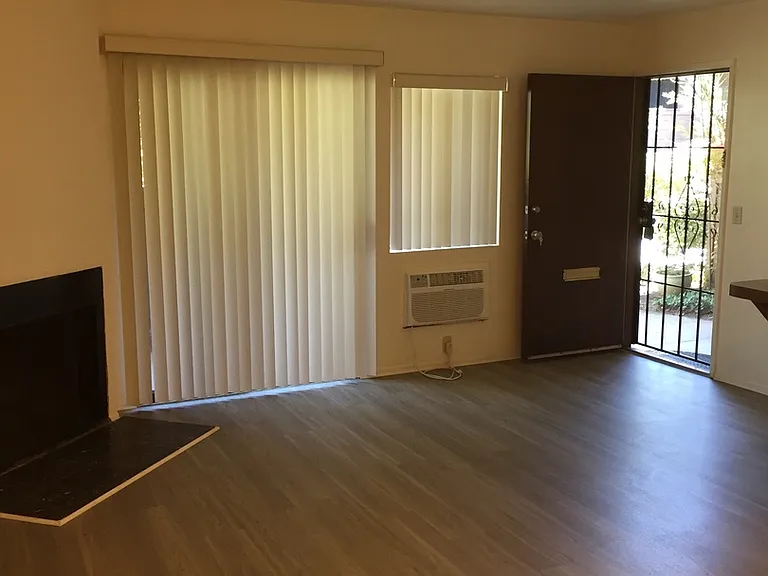 5245 Wood St #L — Photo 5