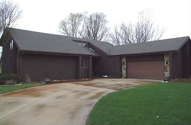 1st image of 17 Saint Andrews Dr