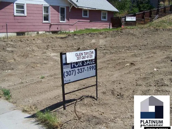 949 S McKinley St, Casper, WY 82601