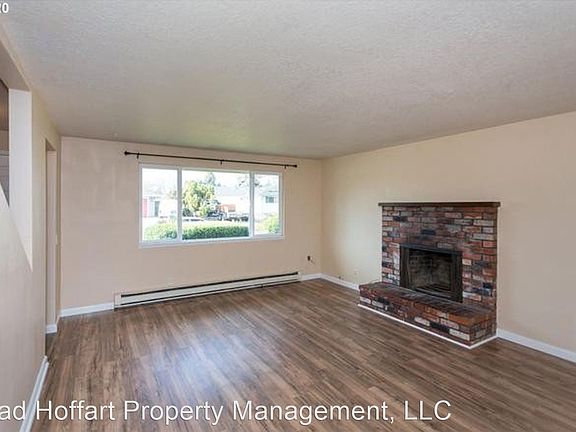 4th image of 118 NE 40th Ave