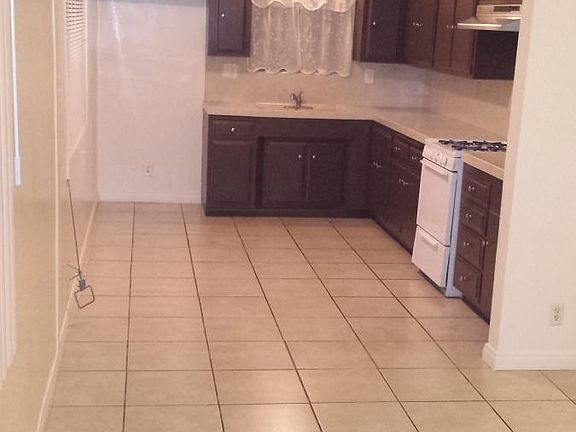 Kitchen / Dinning Area