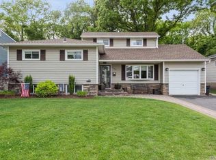 1364 Lakeshore Dr, Massapequa Park, NY 11762
