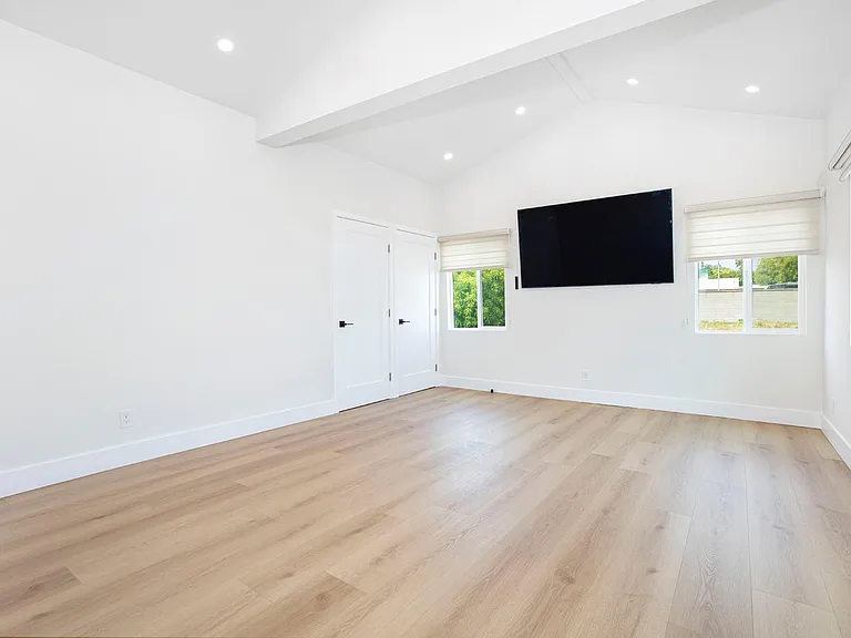 2225 Scott Rd — Photo 30