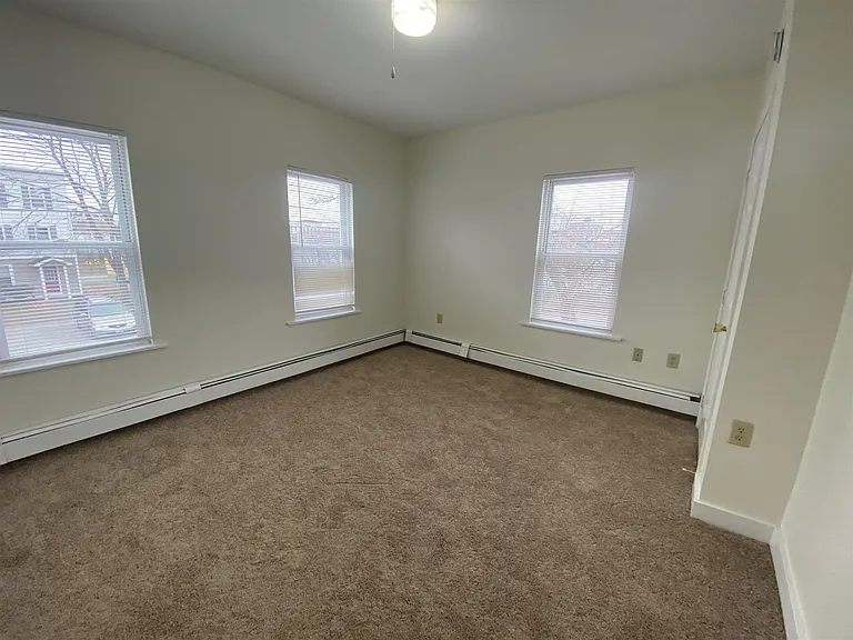 22 Ferry St #2 — Photo 31
