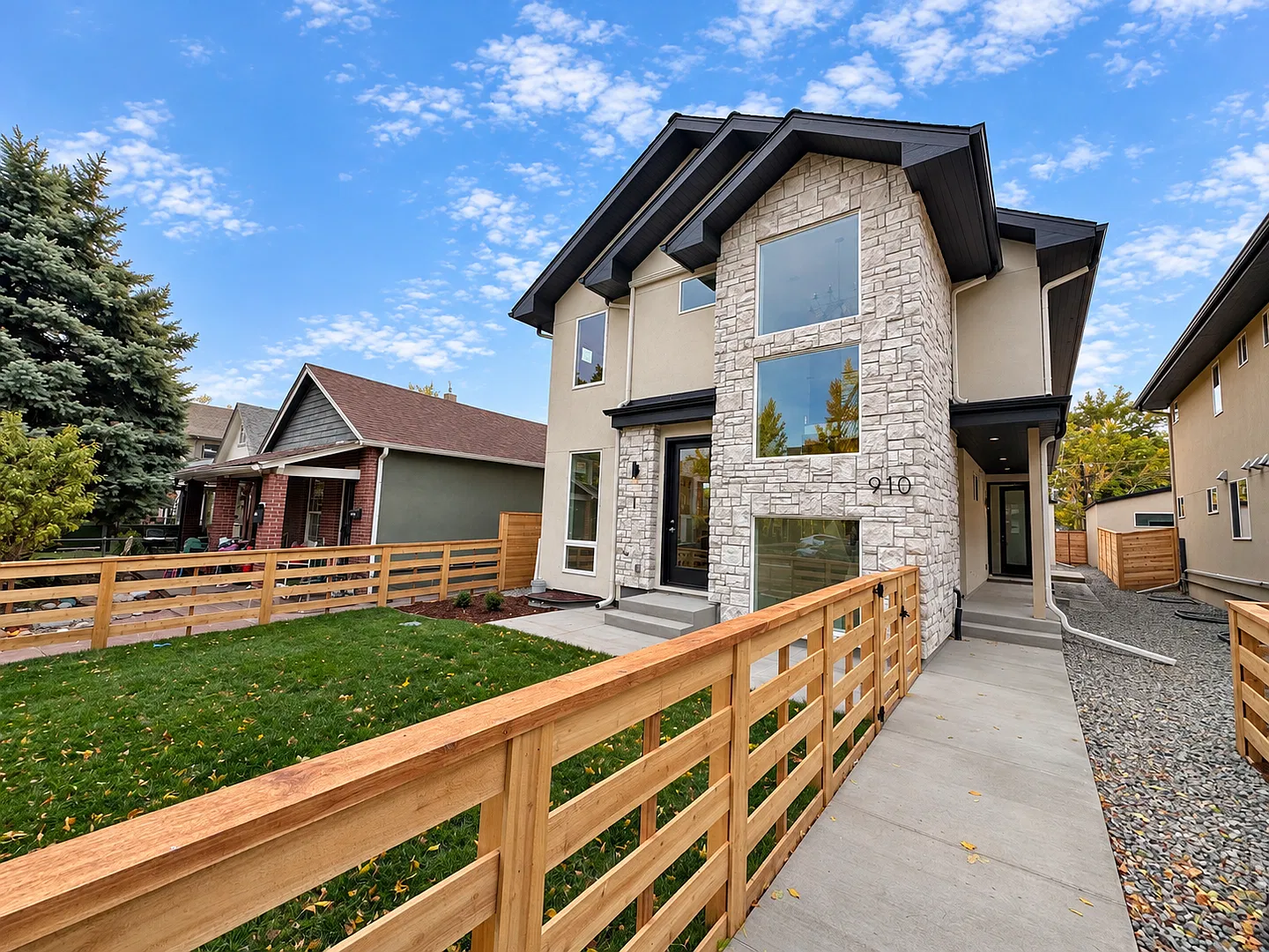 Mariposa St. Townhomes — Photo 3