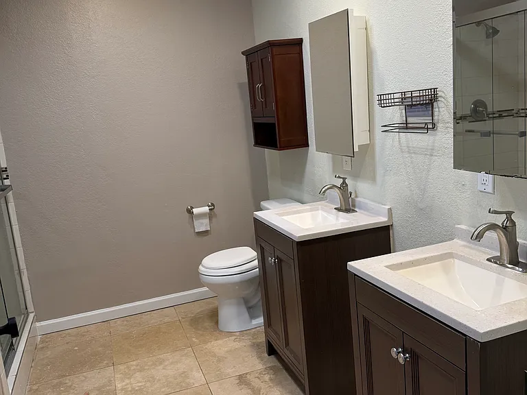 13425 Standish Dr — Photo 11